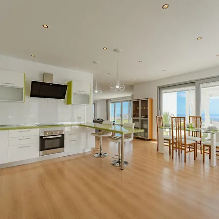 וילה The Eagles *