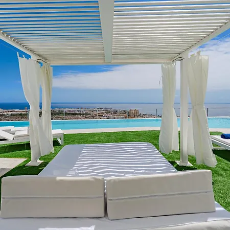 The Eagles Luxury Overlooking Siam Park Sleeps 14 Villa *